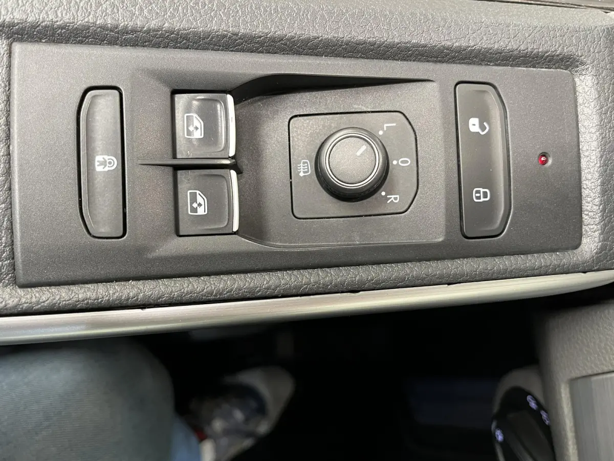 2.0 TDI L2H1 28 Dubbele Cabine Highline Automaat Airco Cruise Adaptief PDC LMV