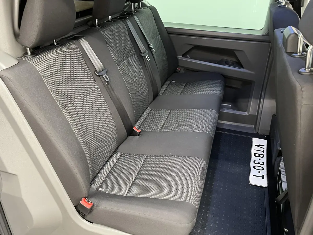 2.0 TDI L2H1 28 Dubbele Cabine Highline Automaat Airco Cruise Adaptief PDC LMV