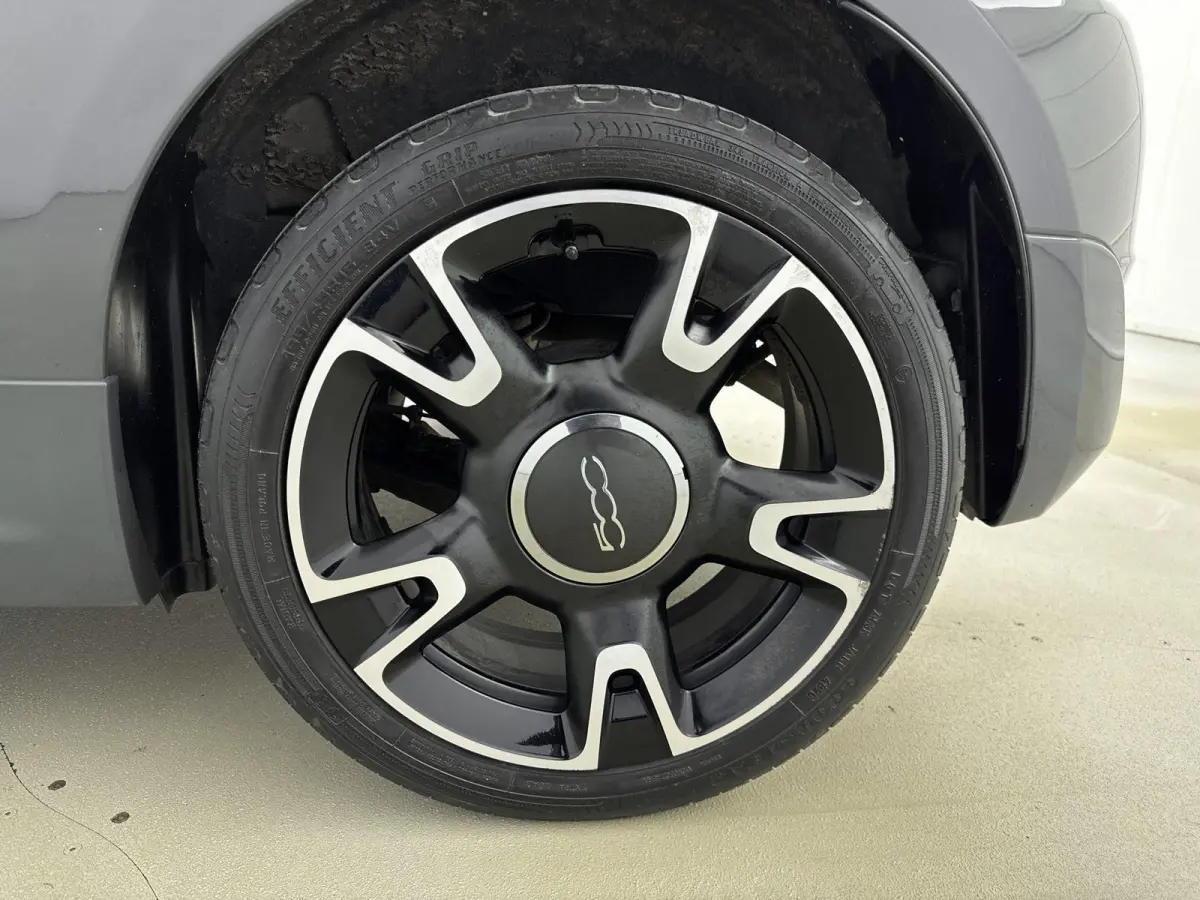 1.0 Hybrid Rockstar | PANO | Cruise Control | Airco | DAB | Bluetooth |