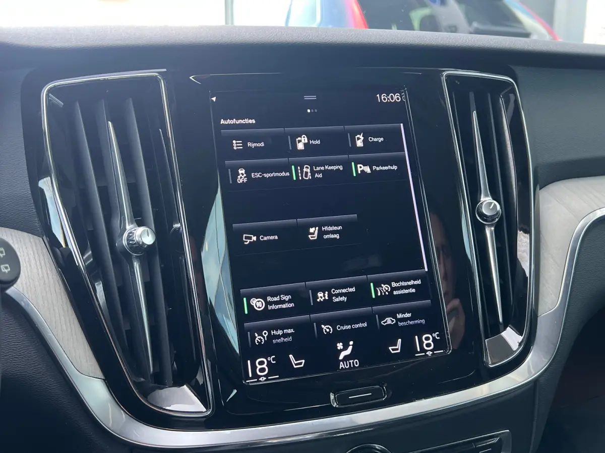 T6 Recharge AWD Inscription | Long Range | Stoel en stuurwielverwarming | Camera | Adaptieve cruise control | Voorruitverwarming |