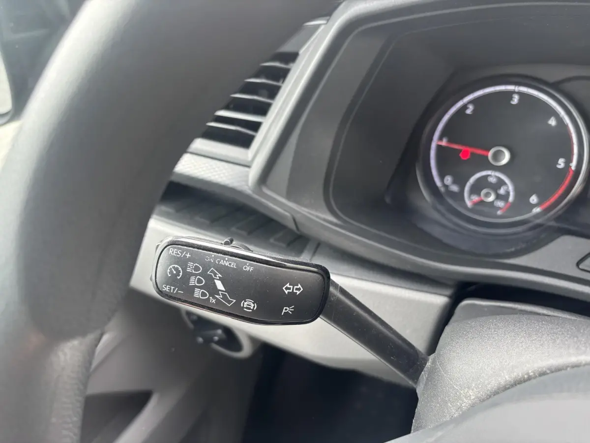 2.0 TDI L1H1*A/C*3-PERS*CRUISE*HAAK*BLUETOOTH*