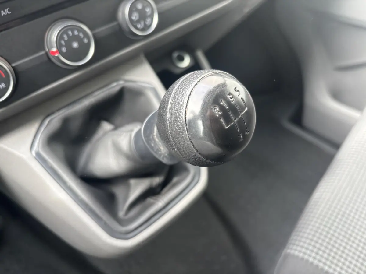 2.0 TDI L1H1*A/C*3-PERS*CRUISE*HAAK*BLUETOOTH*