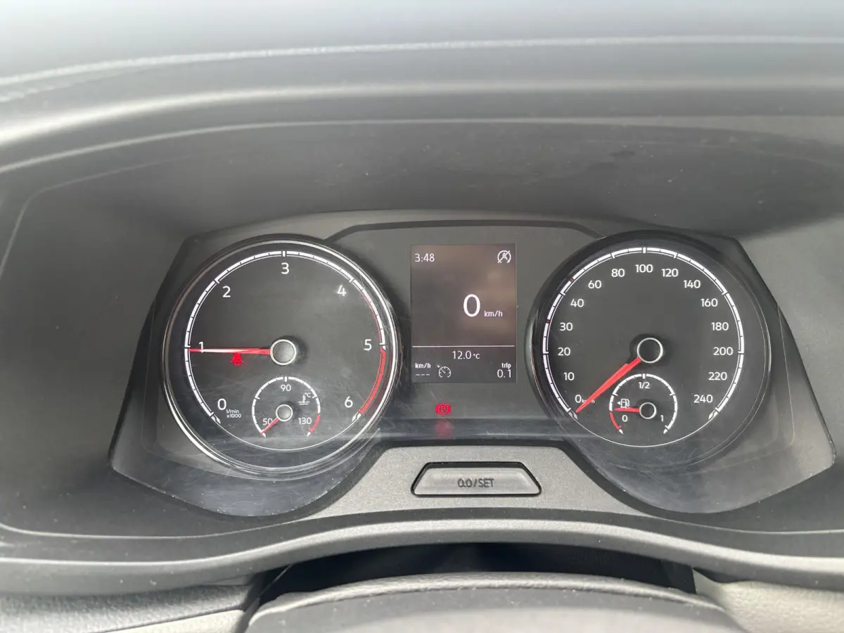 2.0 TDI L1H1*A/C*3-PERS*CRUISE*HAAK*BLUETOOTH*