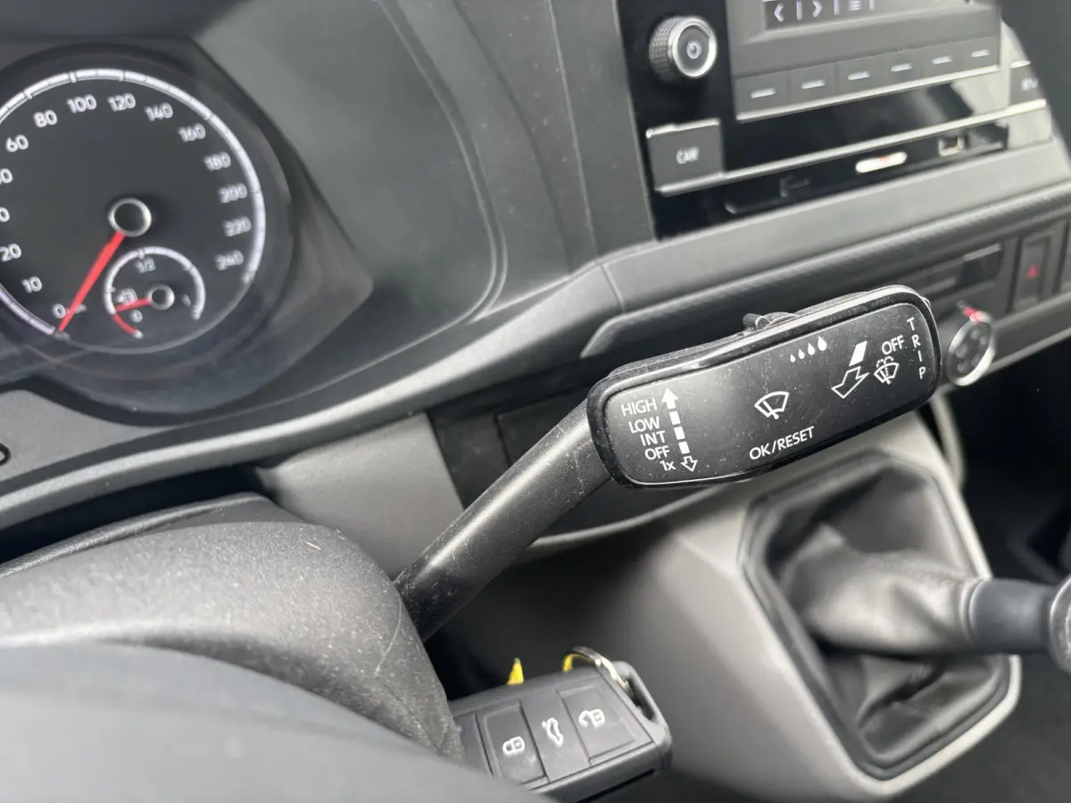 2.0 TDI L1H1*A/C*3-PERS*CRUISE*HAAK*BLUETOOTH*