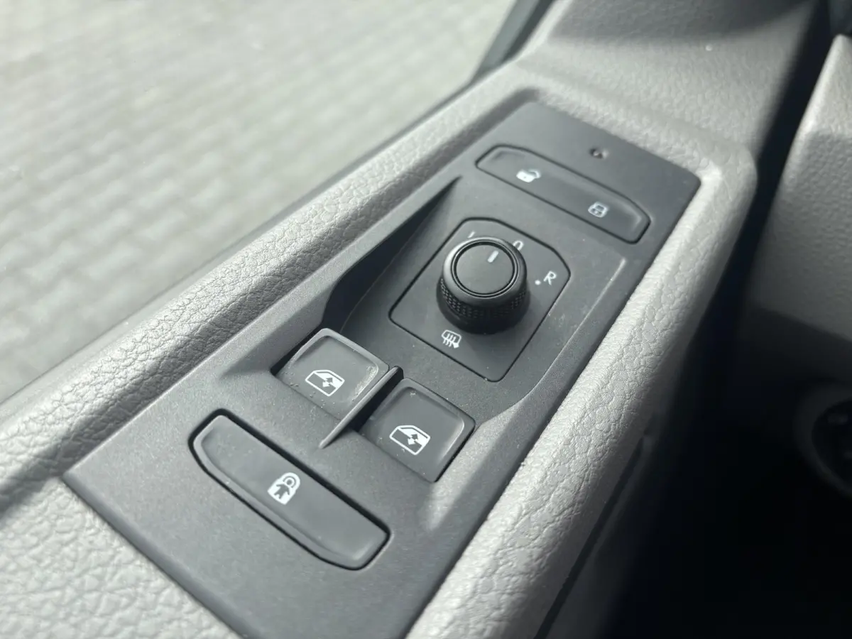 2.0 TDI L1H1*A/C*3-PERS*CRUISE*HAAK*BLUETOOTH*