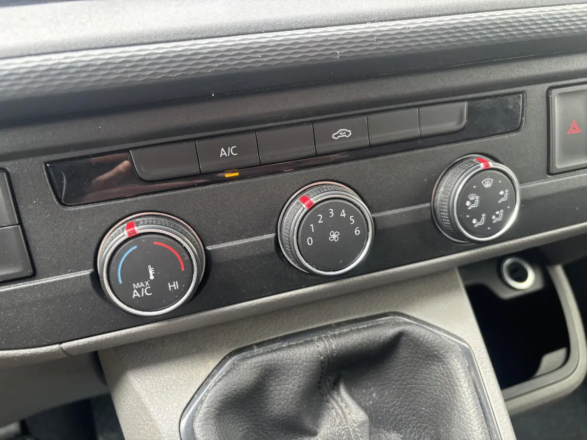 2.0 TDI L1H1*A/C*3-PERS*CRUISE*HAAK*BLUETOOTH*