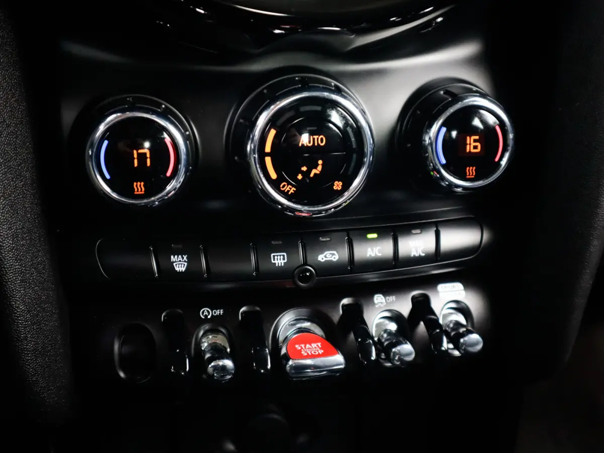 Mini 1.5 Camden Edition 1e-Eig. & Dealer-Onderh. BOVAG-Garantie. NL-Auto.
