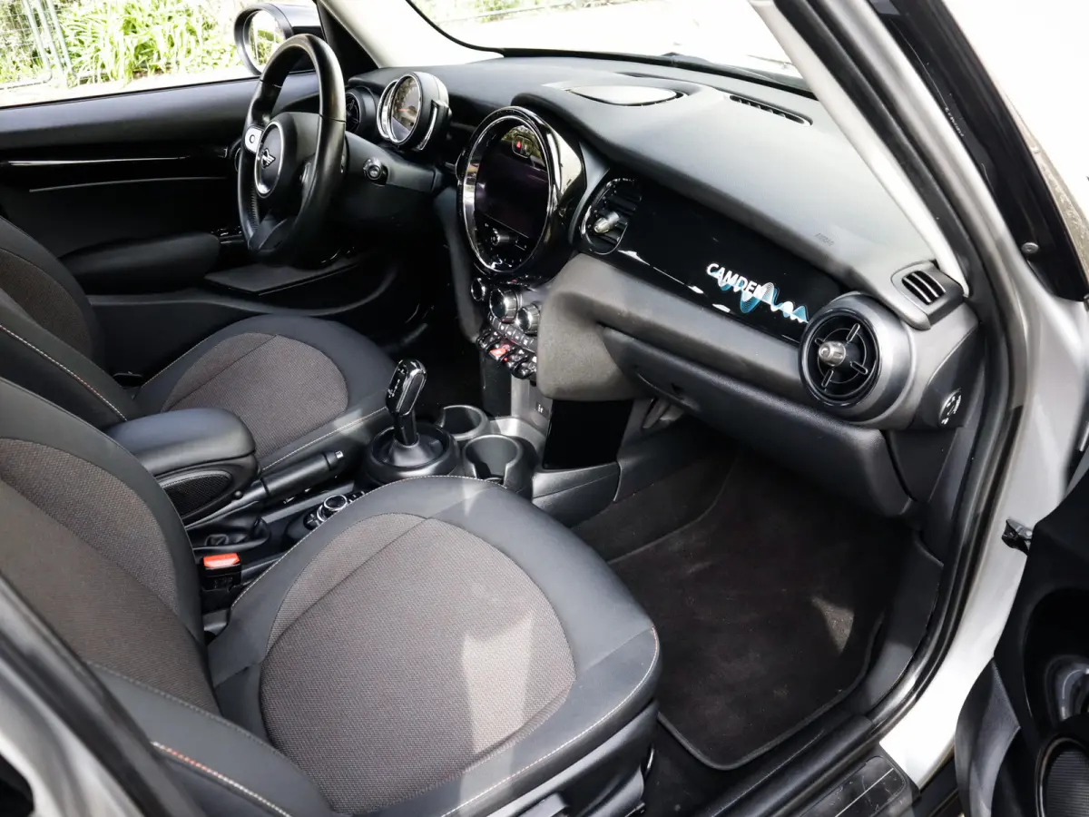 Mini 1.5 Camden Edition 1e-Eig. & Dealer-Onderh. BOVAG-Garantie. NL-Auto.
