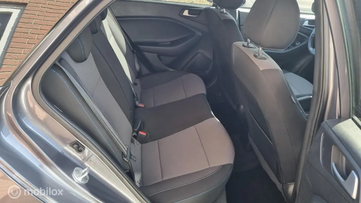 1.0 T-GDI i-Motion passion ( sportvelgen , stoelverwarming , stuur verwarming , )