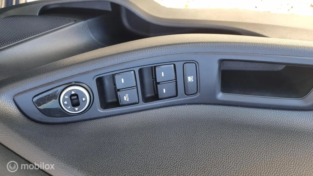 1.0 T-GDI i-Motion passion ( sportvelgen , stoelverwarming , stuur verwarming , )