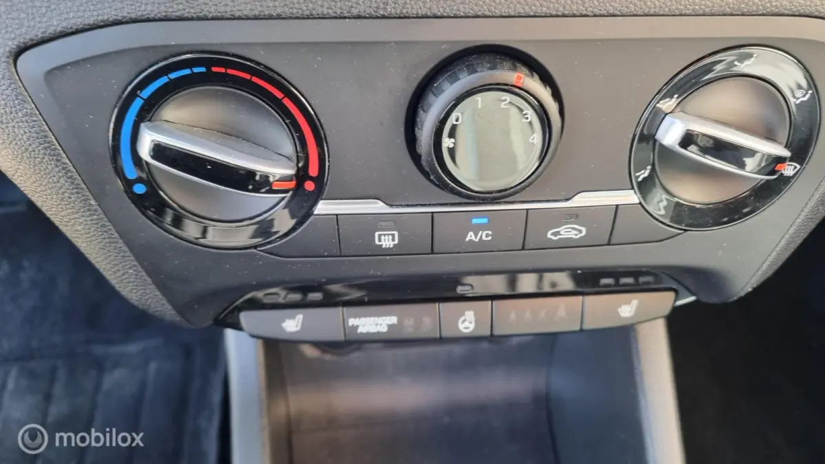 1.0 T-GDI i-Motion passion ( sportvelgen , stoelverwarming , stuur verwarming , )