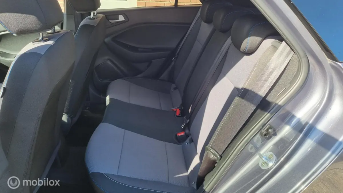 1.0 T-GDI i-Motion passion ( sportvelgen , stoelverwarming , stuur verwarming , )