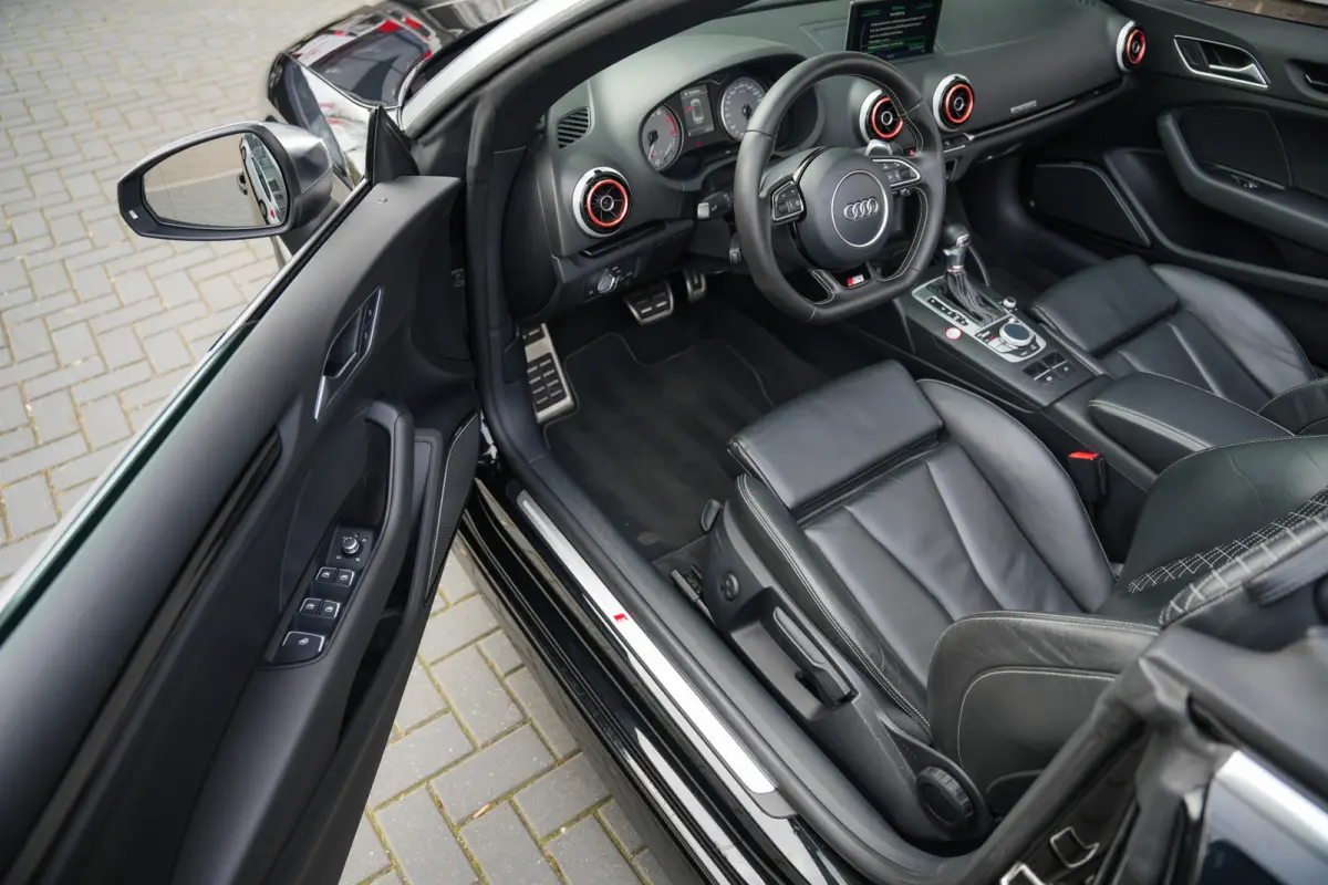 2.0 TFSI 301 pk S3 Quattro Pro Line Plus S-Line B&O-Sound/ RS-Stoelen/ Keyless/ Dynamic-Steering/ Stoel.Verw./ Park.Sens./ 19'' LMV
