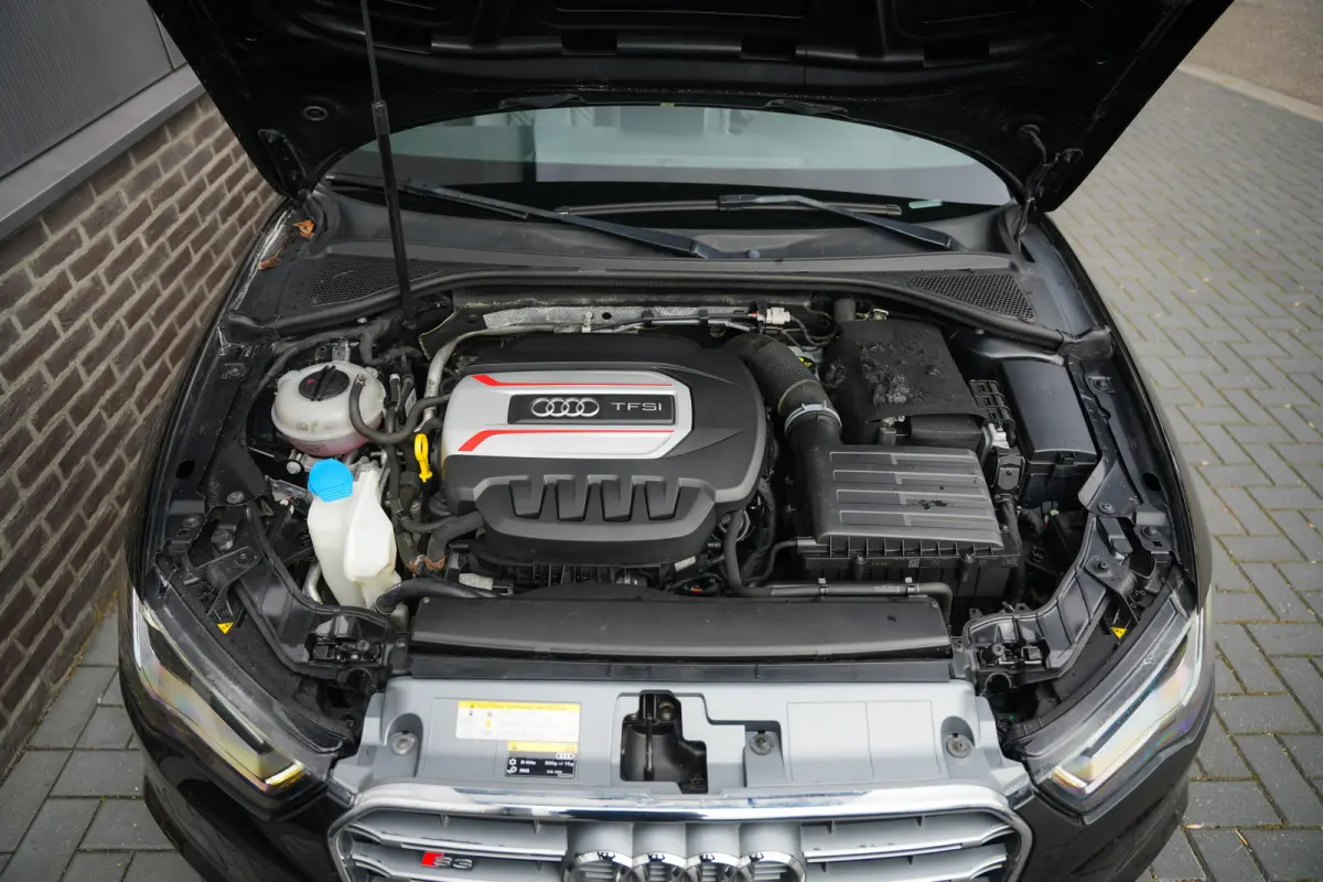 2.0 TFSI 301 pk S3 Quattro Pro Line Plus S-Line B&O-Sound/ RS-Stoelen/ Keyless/ Dynamic-Steering/ Stoel.Verw./ Park.Sens./ 19'' LMV