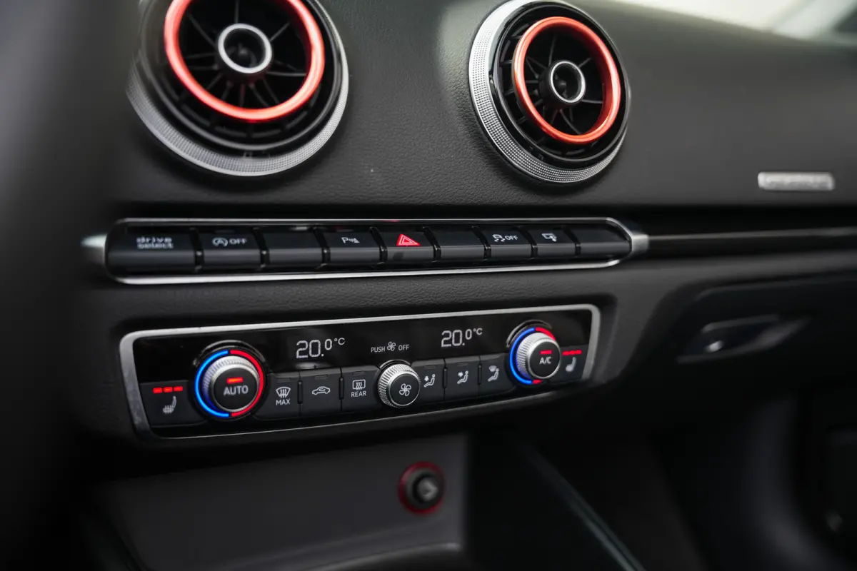 2.0 TFSI 301 pk S3 Quattro Pro Line Plus S-Line B&O-Sound/ RS-Stoelen/ Keyless/ Dynamic-Steering/ Stoel.Verw./ Park.Sens./ 19'' LMV