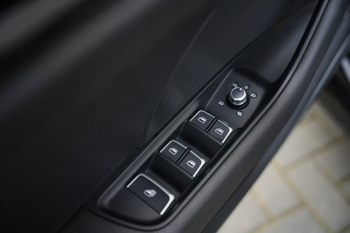 2.0 TFSI 301 pk S3 Quattro Pro Line Plus S-Line B&O-Sound/ RS-Stoelen/ Keyless/ Dynamic-Steering/ Stoel.Verw./ Park.Sens./ 19'' LMV