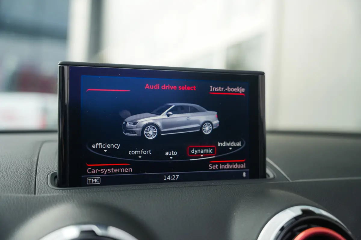 2.0 TFSI 301 pk S3 Quattro Pro Line Plus S-Line B&O-Sound/ RS-Stoelen/ Keyless/ Dynamic-Steering/ Stoel.Verw./ Park.Sens./ 19'' LMV