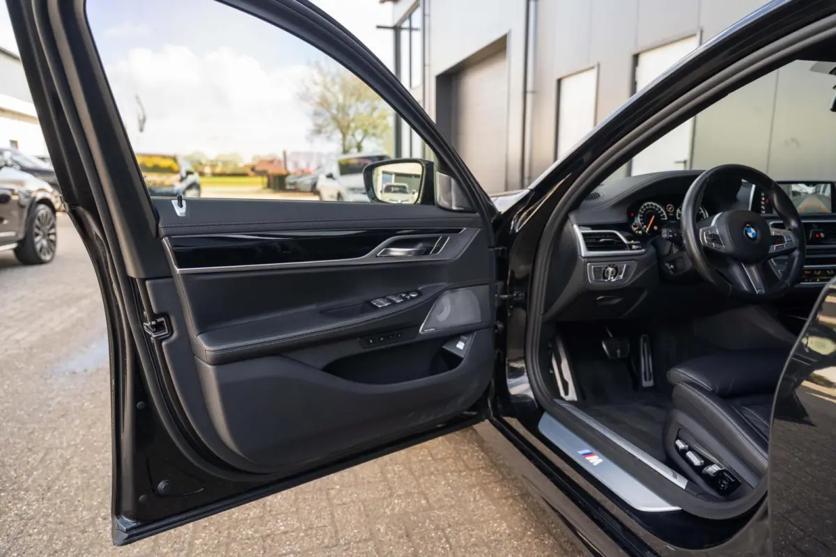 BMW 750i xDrive M Sport Alpina 21'' Pano B&W 360c Softclose