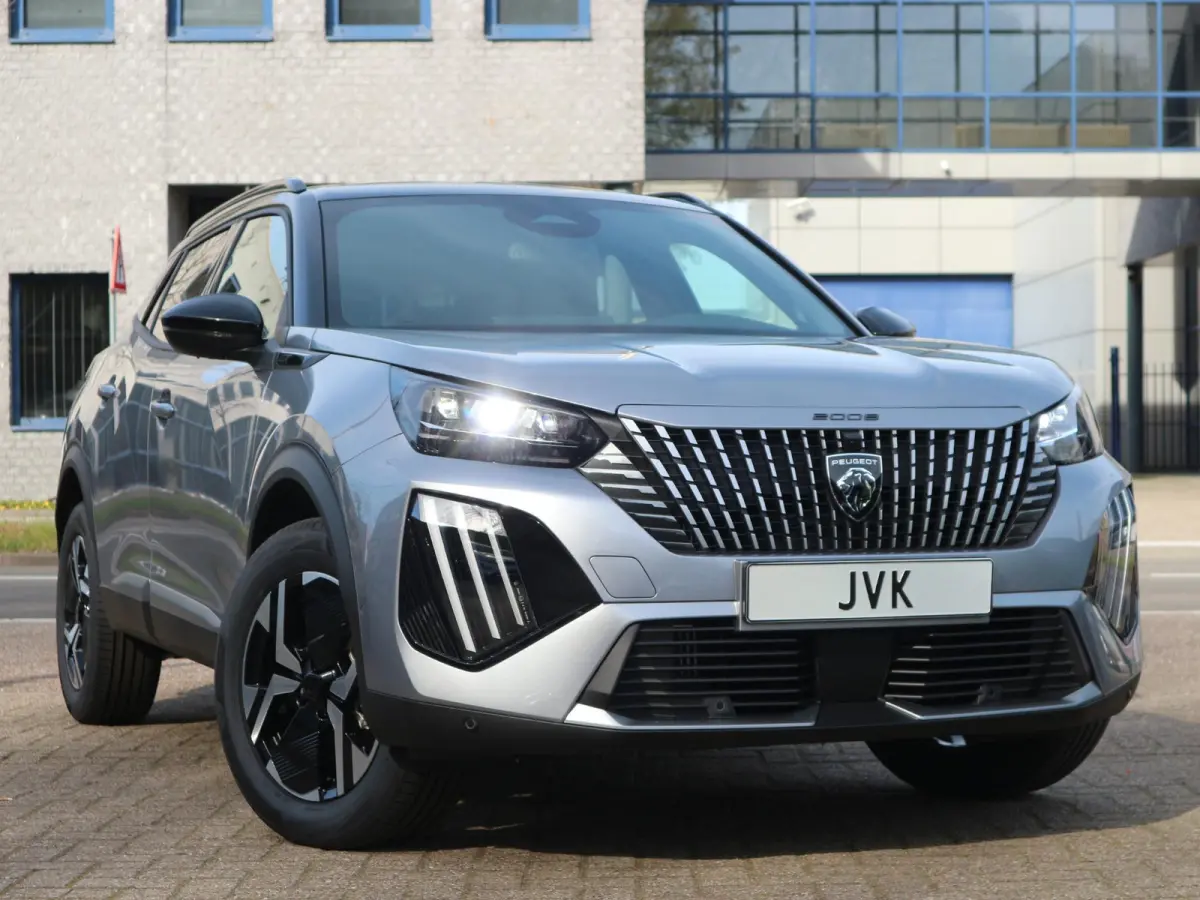 1.2 Hybrid 145 GT Alcantara / Full-Option / ACTIE
