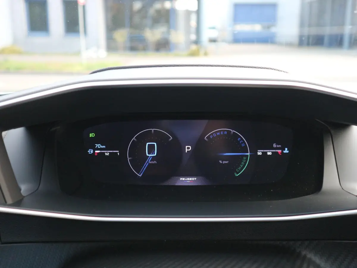 1.2 Hybrid 145 GT Alcantara / Full-Option / ACTIE