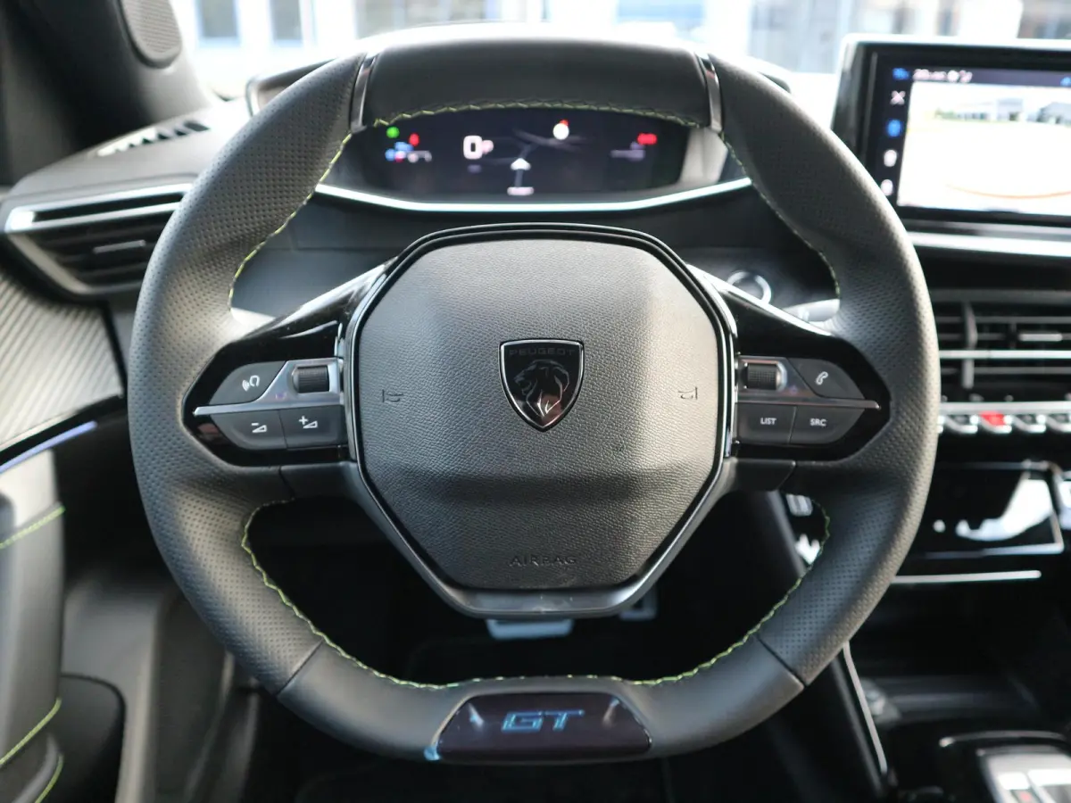 1.2 Hybrid 145 GT Alcantara / Full-Option / ACTIE