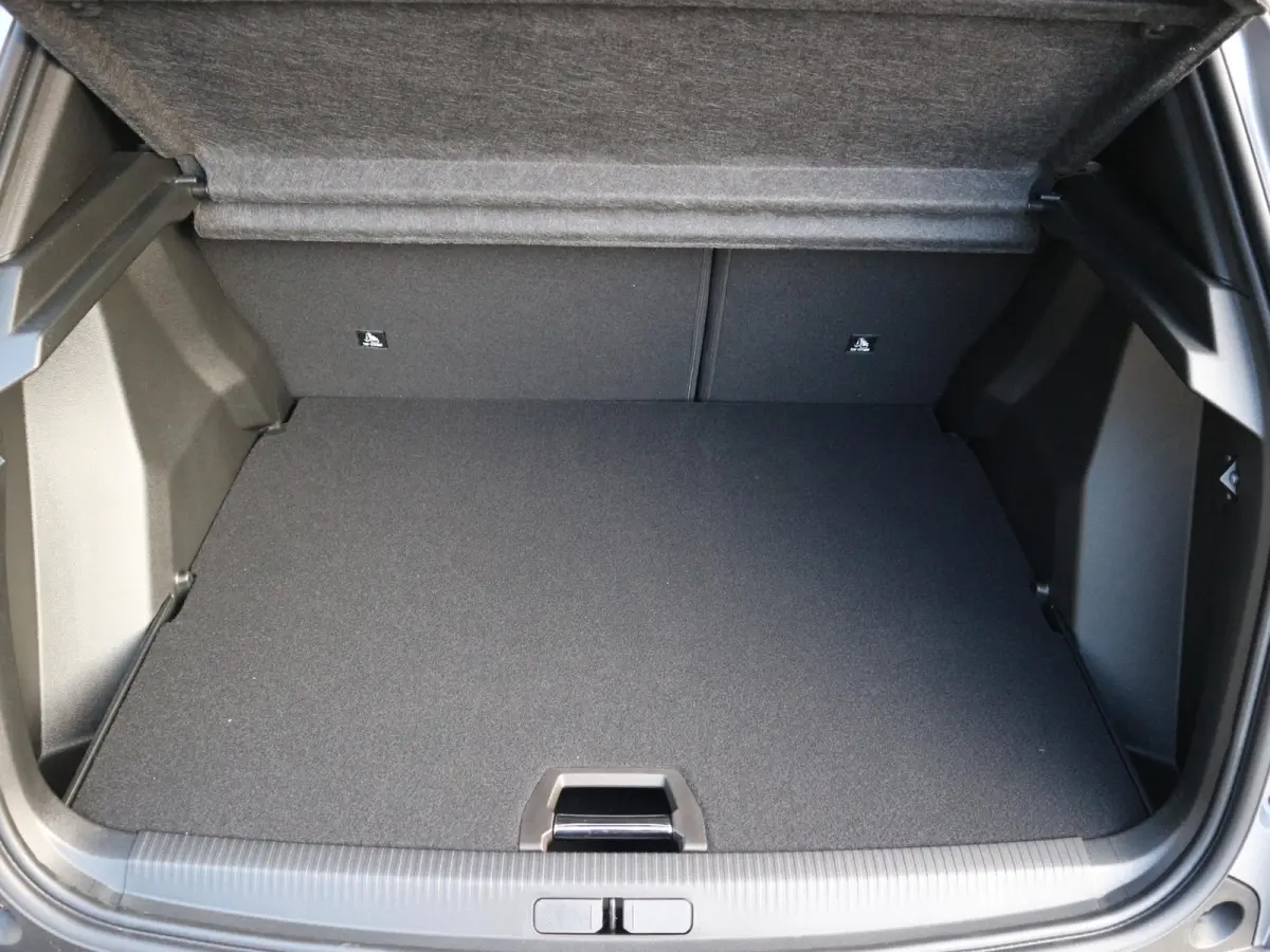 1.2 Hybrid 145 GT Alcantara / Full-Option / ACTIE
