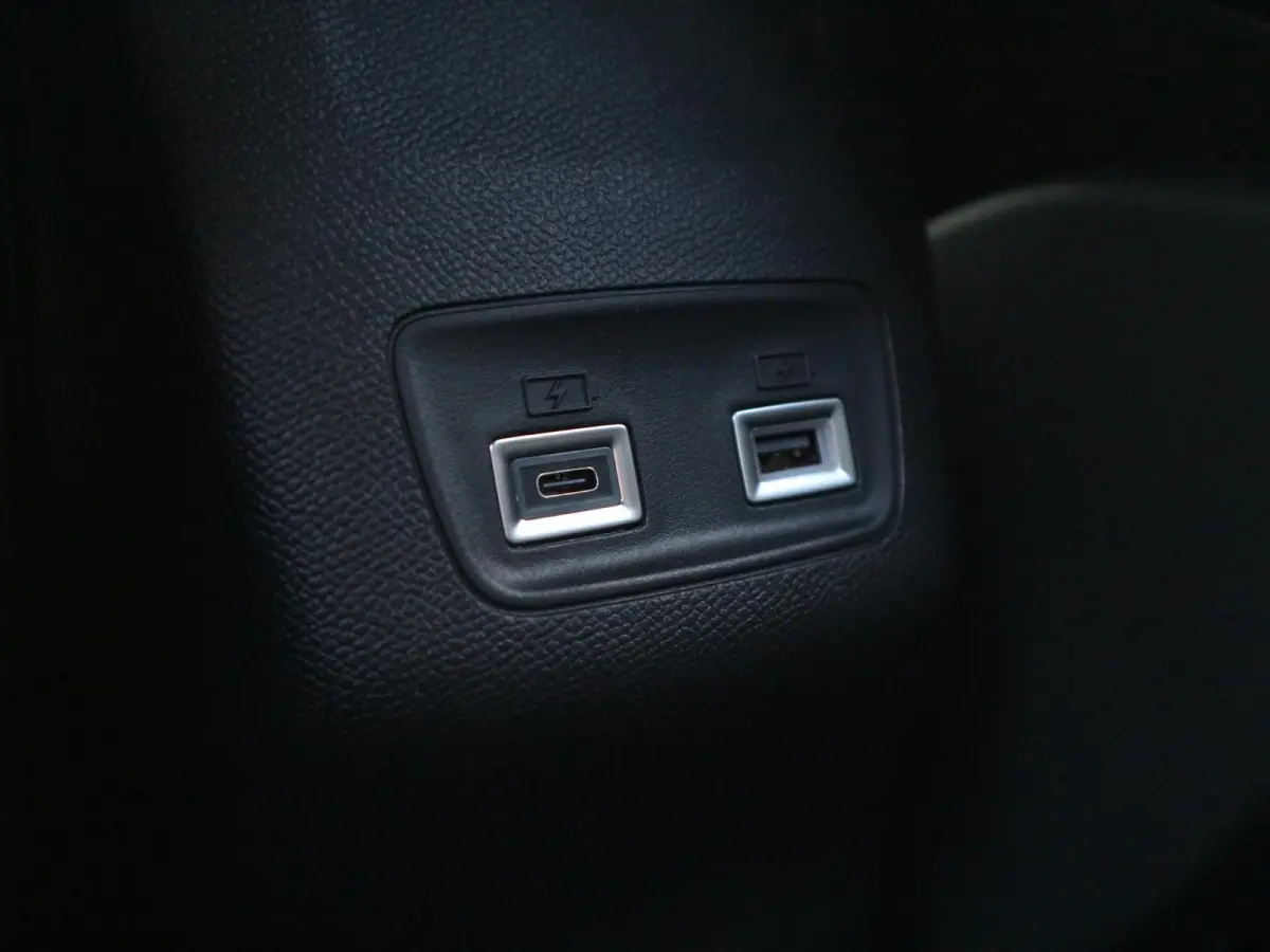 1.2 Hybrid 145 GT Alcantara / Full-Option / ACTIE