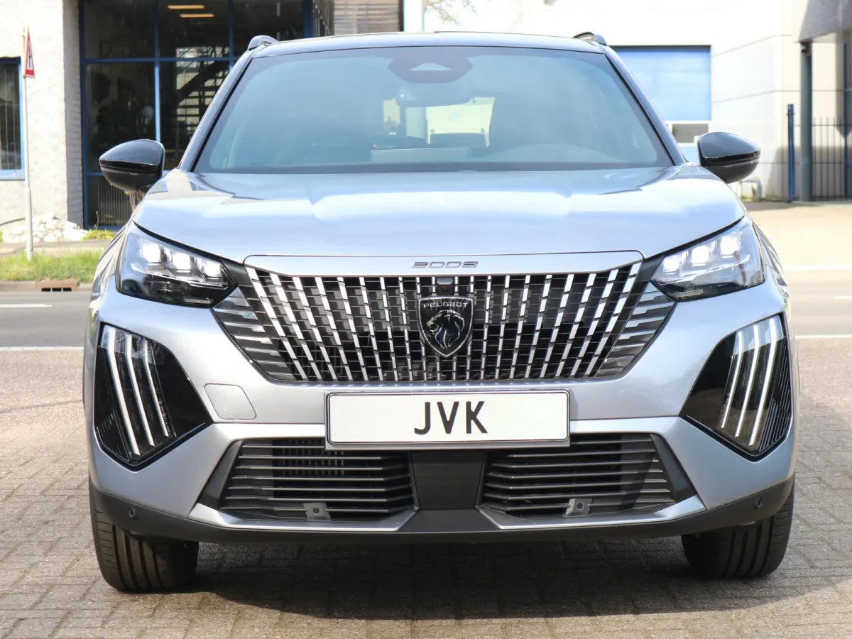 1.2 Hybrid 145 GT Alcantara / Full-Option / ACTIE
