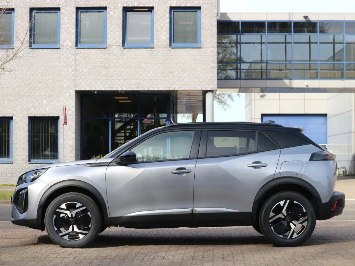 1.2 Hybrid 145 GT Alcantara / Full-Option / ACTIE