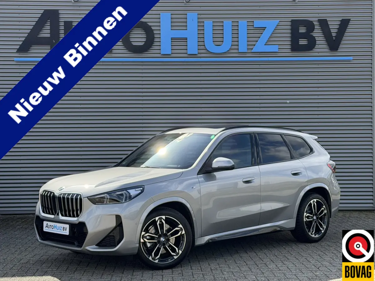 sDrive20i M Sport Panoramadak Stuurwielverwarming Massage 19 Inch Keyless Entry ACC Harman-Kardon Sound 360 Gr Camera Keyless Entry Head-Up Display