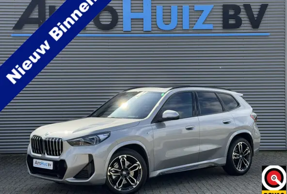 sDrive20i M Sport Panoramadak Stuurwielverwarming Massage 19 Inch Keyless Entry ACC Harman-Kardon Sound 360 Gr Camera Keyless Entry Head-Up Display