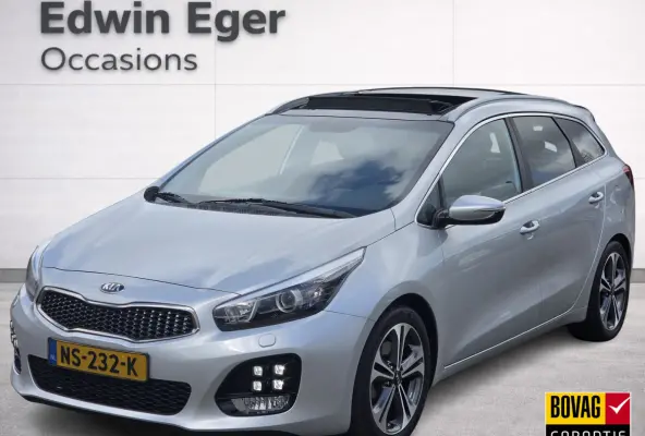 cee'd 1.0 T-GDi GT-Line | Panorama | Trekhaak | Xenon | Navi | Cruise control | Climate control