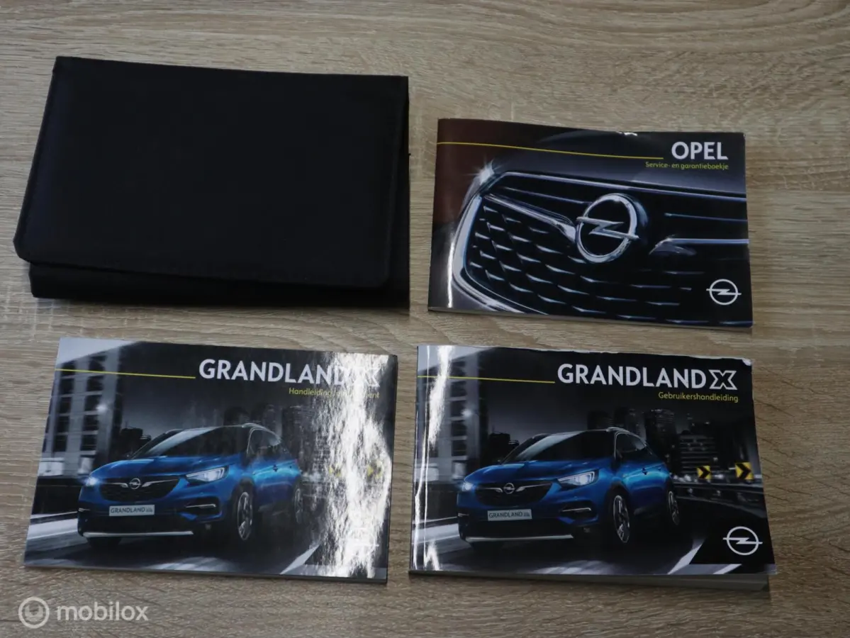 1.2 Turbo 131 PK H6 Executive Trekhaak|Stoel&Stuurverw|Dodehoek|Carplay|DonkerGlas 17"LMV|Navi