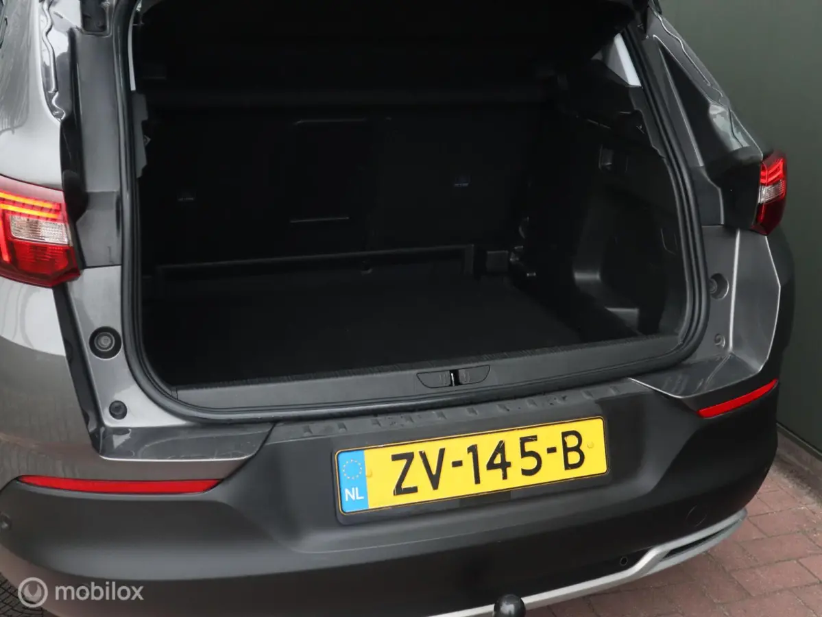 1.2 Turbo 131 PK H6 Executive Trekhaak|Stoel&Stuurverw|Dodehoek|Carplay|DonkerGlas 17"LMV|Navi