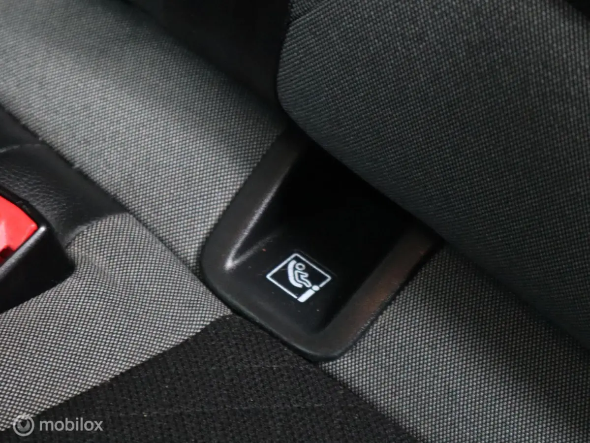 1.2 Turbo 131 PK H6 Executive Trekhaak|Stoel&Stuurverw|Dodehoek|Carplay|DonkerGlas 17"LMV|Navi