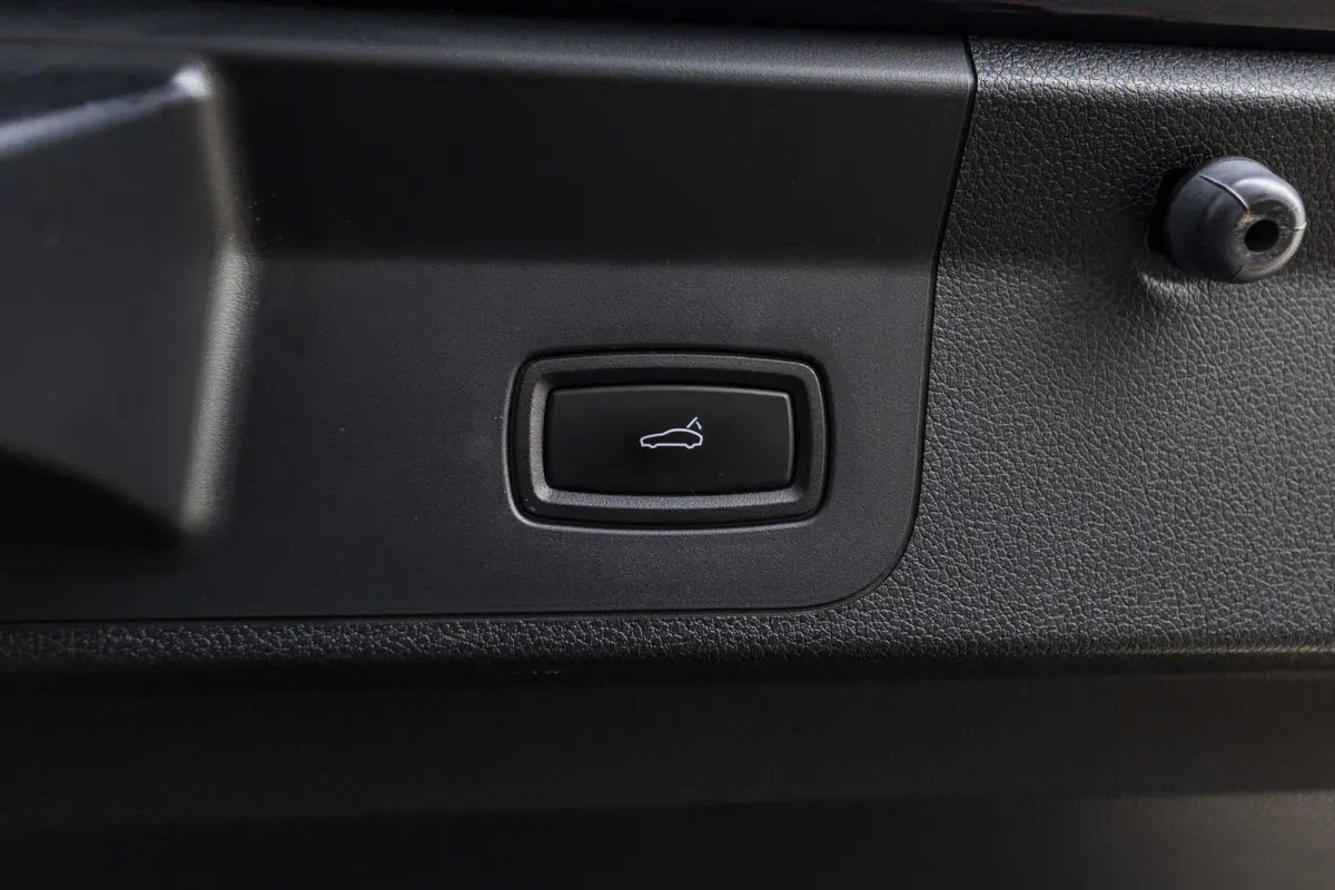 2.9 4 E-Hybrid Executive LWB
