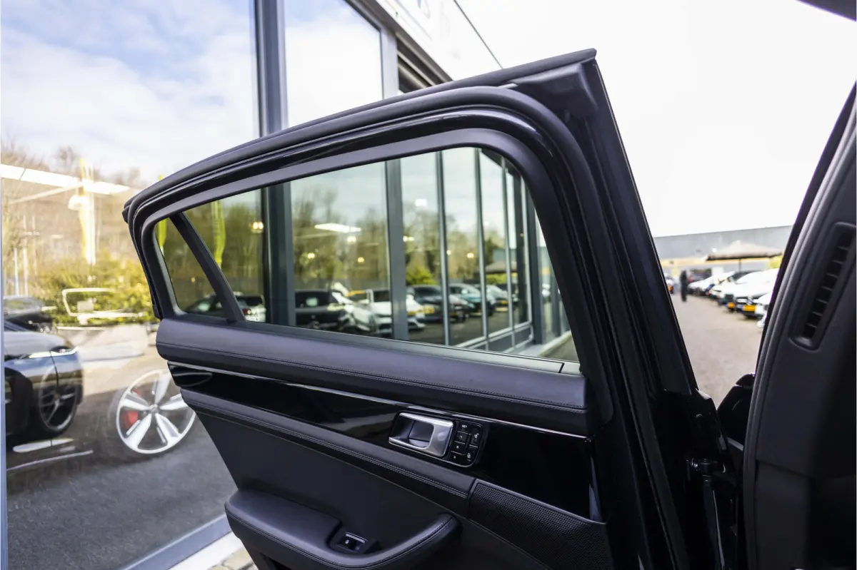 2.9 4 E-Hybrid Executive LWB