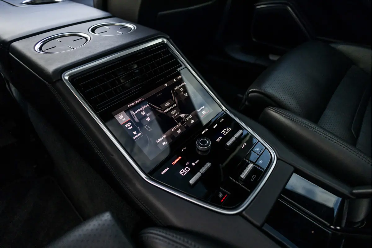 2.9 4 E-Hybrid Executive LWB