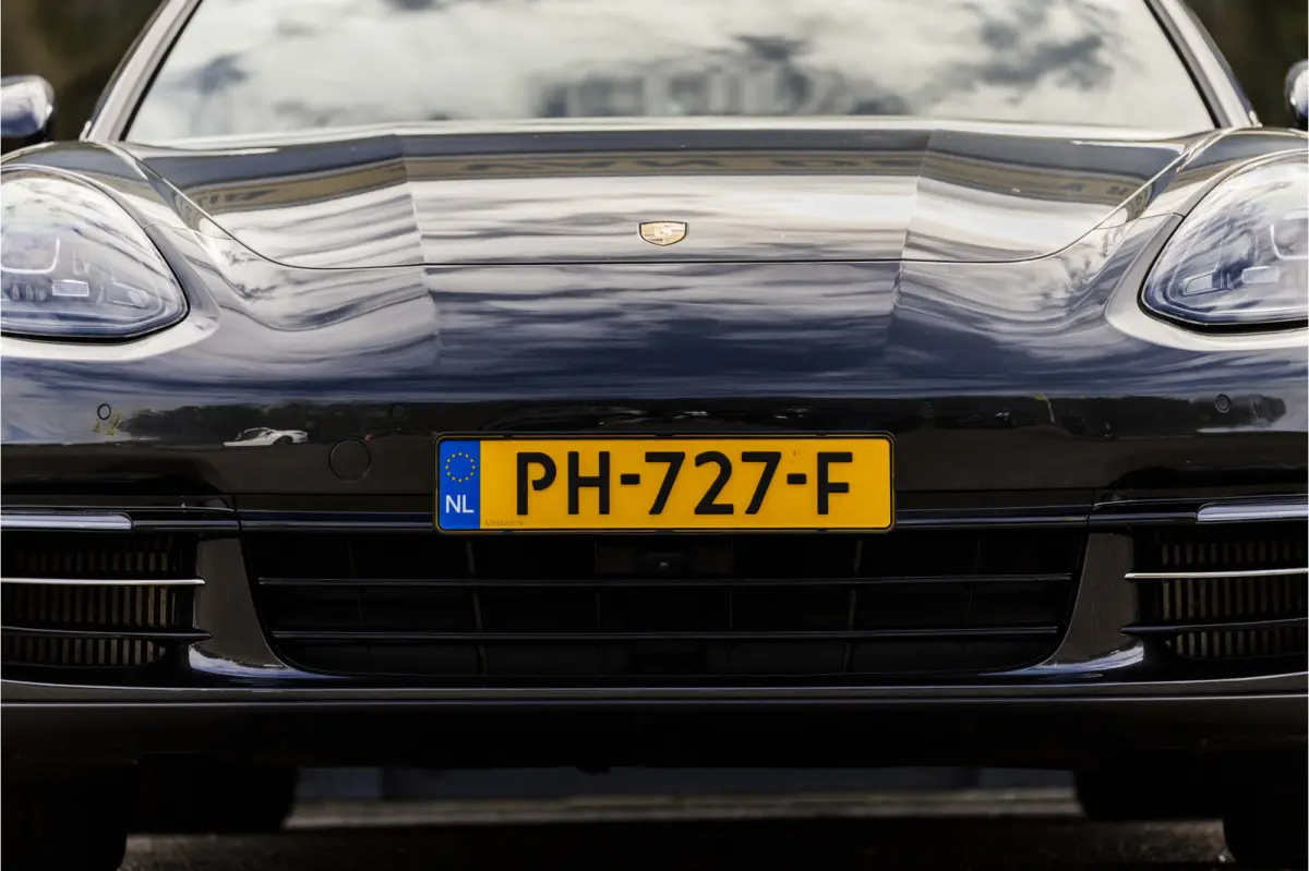 2.9 4 E-Hybrid Executive LWB