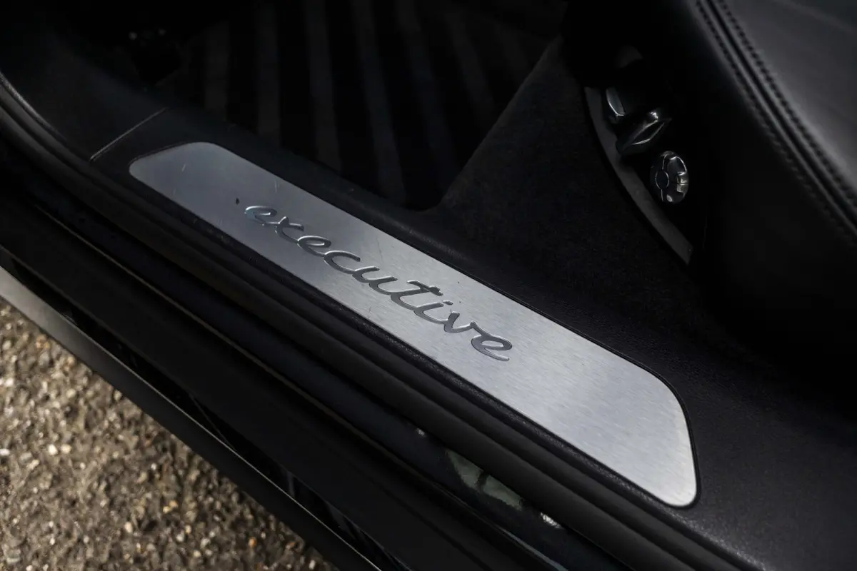 2.9 4 E-Hybrid Executive LWB