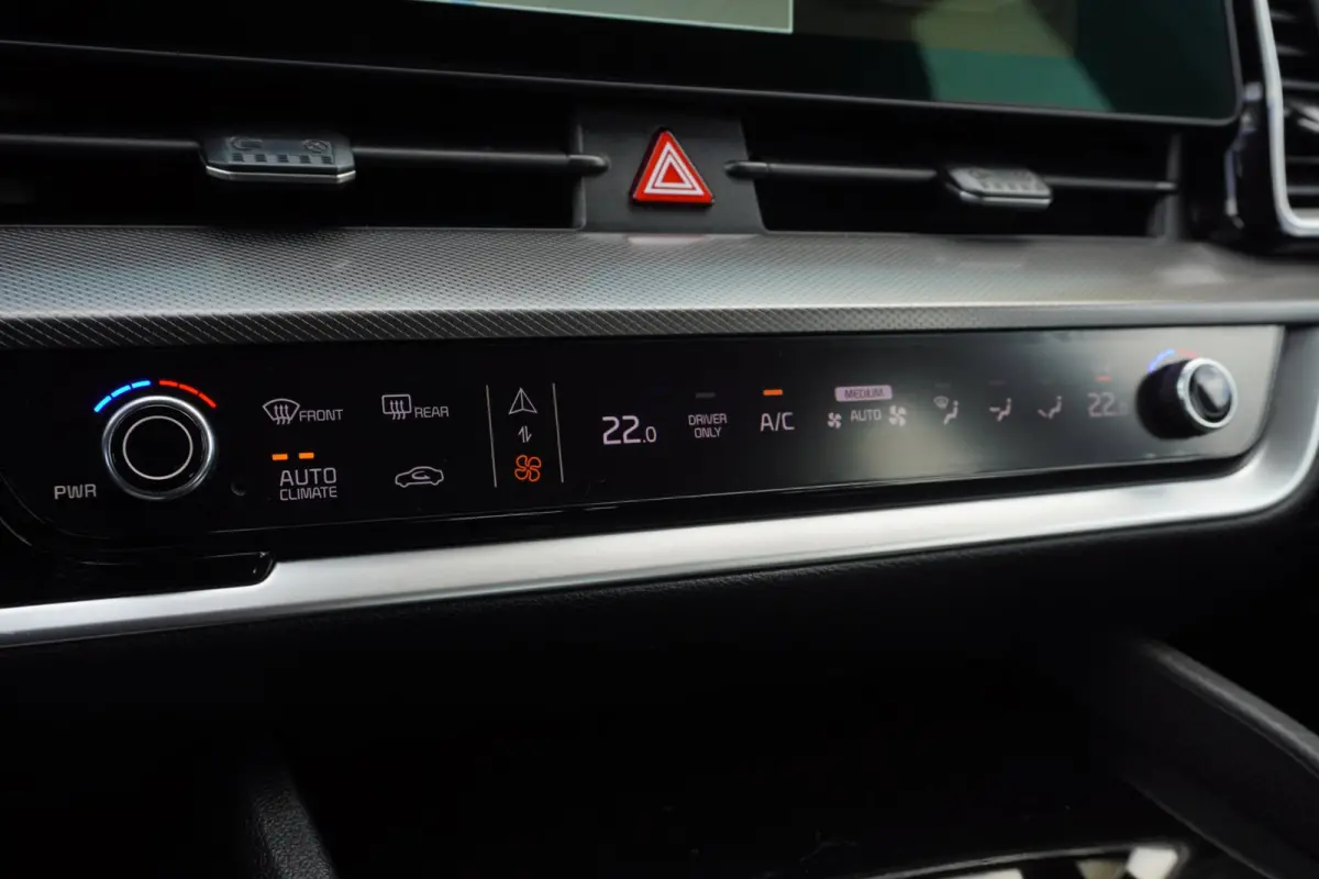 1.6 T-GDi 230PK Hybrid DynamicLine+Led+Navigatie+camera+Trekhaak = 1EIG NL /DEALER = SUPER !!