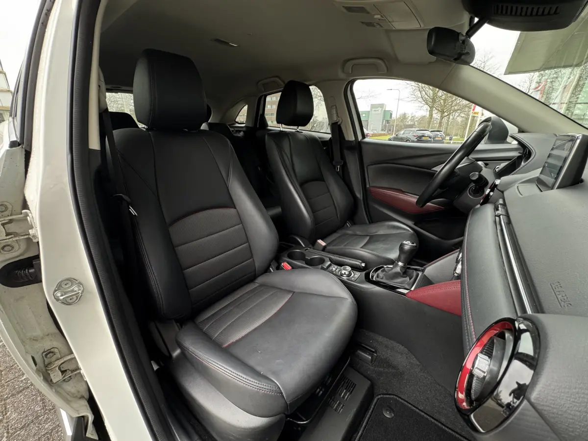 2.0 SkyActiv-G 120 SkyLease GT Navi / Camera / Clima / Cruise / Head-up / ST-Verwarming / LM-Velgen
