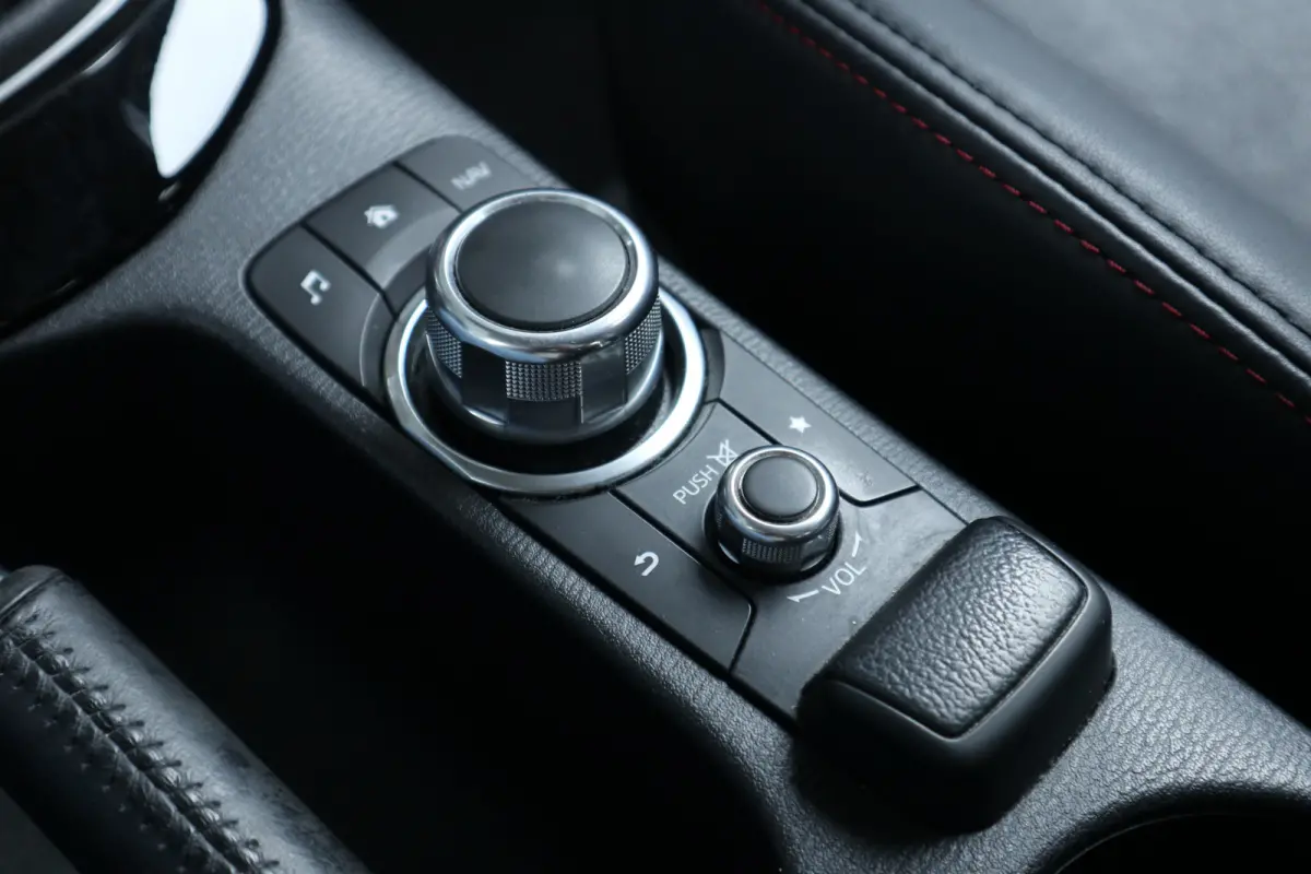 2.0 SkyActiv-G 120 SkyLease GT Navi / Camera / Clima / Cruise / Head-up / ST-Verwarming / LM-Velgen
