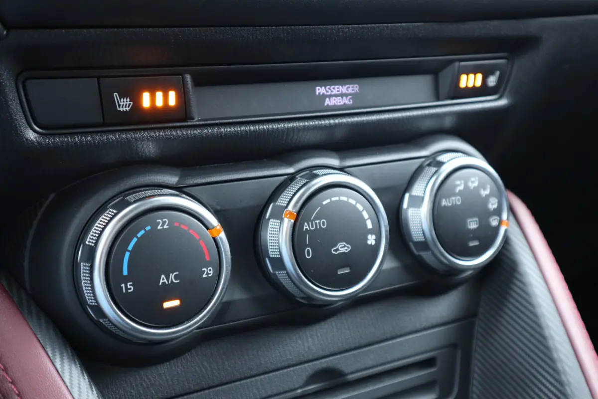 2.0 SkyActiv-G 120 SkyLease GT Navi / Camera / Clima / Cruise / Head-up / ST-Verwarming / LM-Velgen