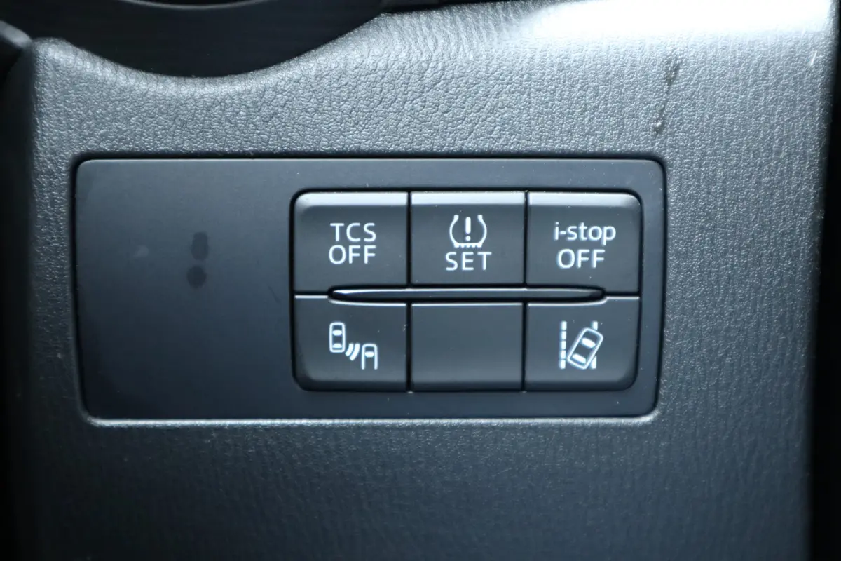 2.0 SkyActiv-G 120 SkyLease GT Navi / Camera / Clima / Cruise / Head-up / ST-Verwarming / LM-Velgen