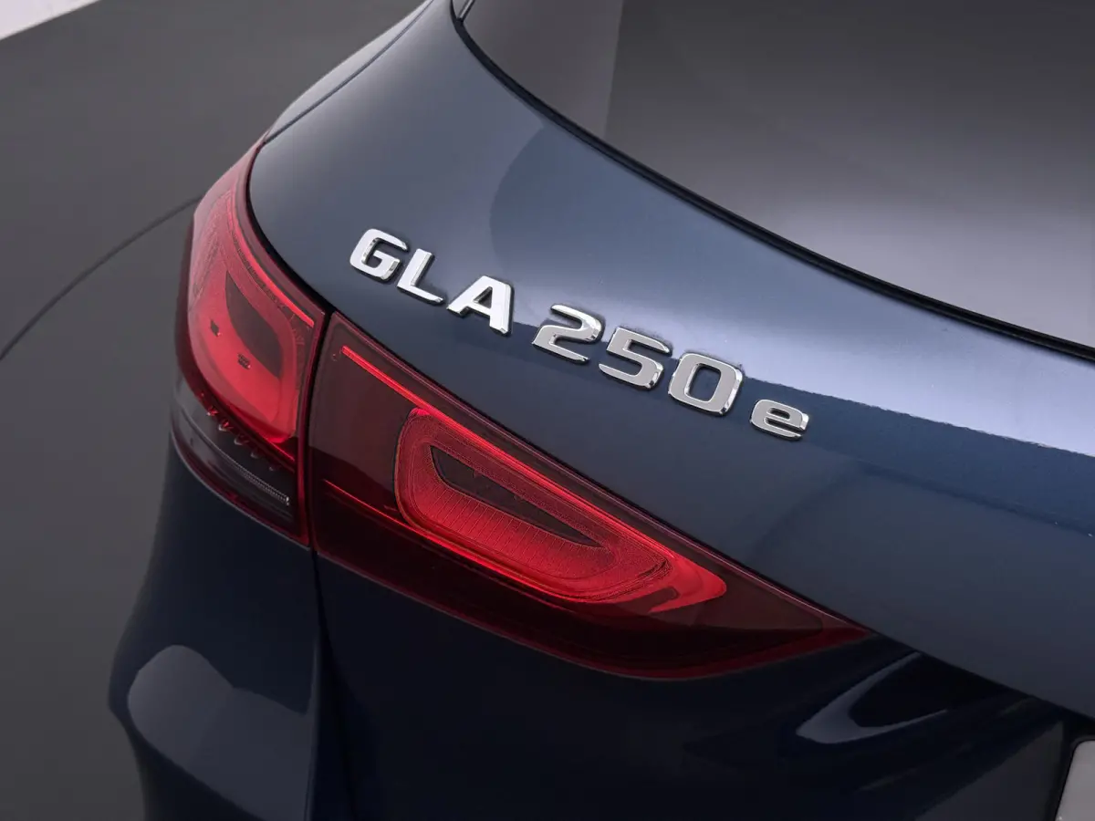 250e AMG // SoH 97,4% // Distronic // Headup // 360 Camera // MultiBeam // Keyless // 20" // Advanced Audio // Carplay