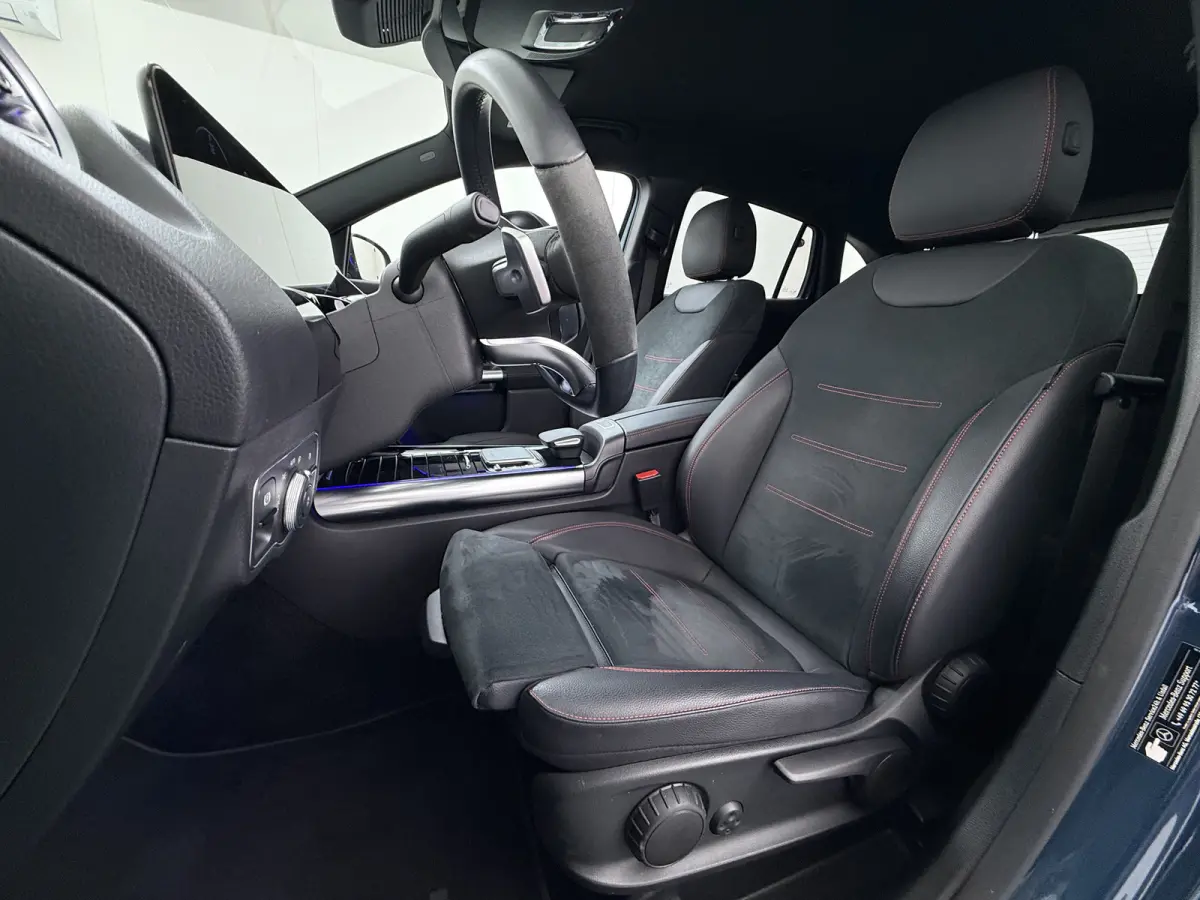250e AMG // SoH 97,4% // Distronic // Headup // 360 Camera // MultiBeam // Keyless // 20" // Advanced Audio // Carplay