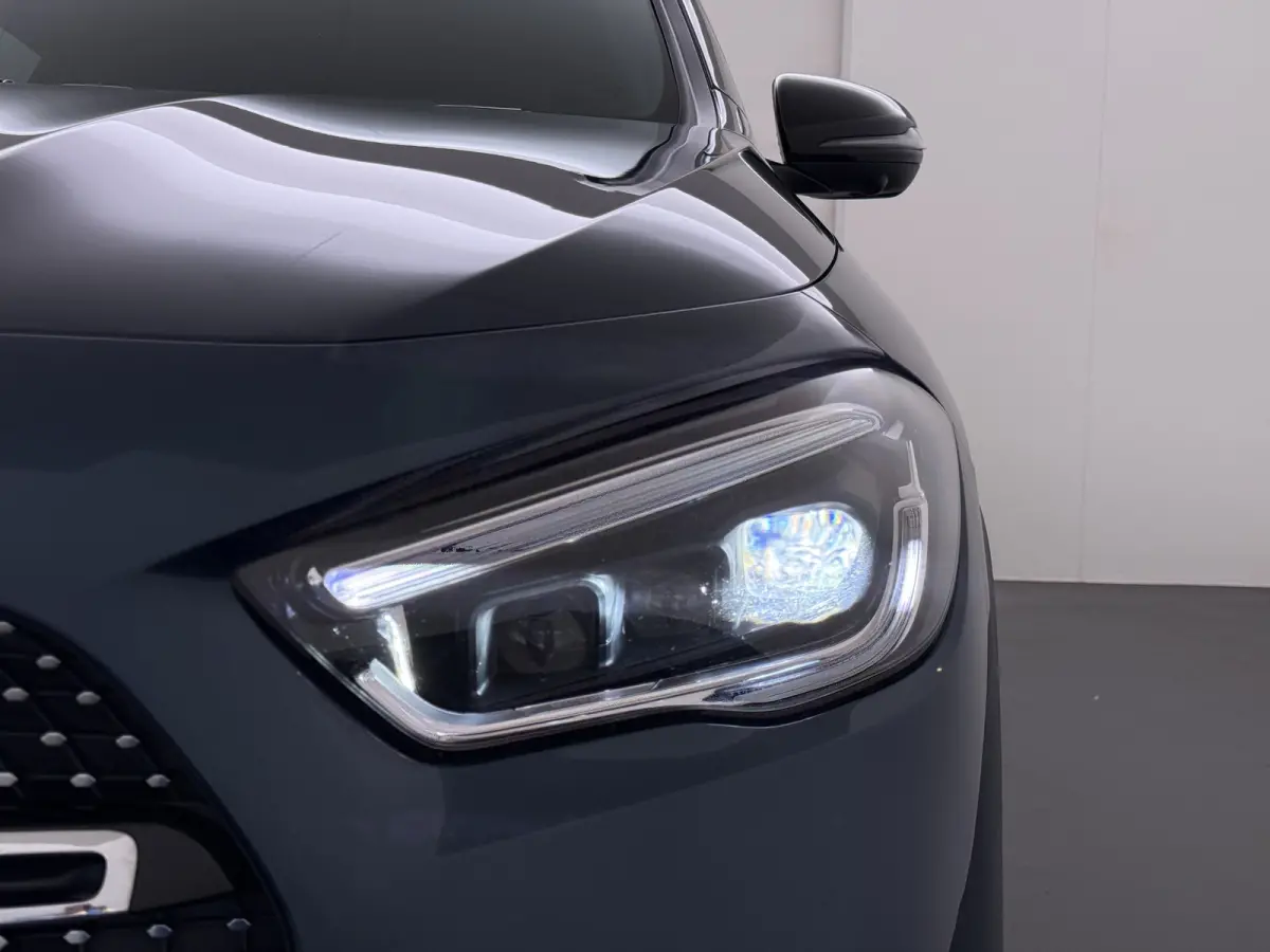 250e AMG // SoH 97,4% // Distronic // Headup // 360 Camera // MultiBeam // Keyless // 20" // Advanced Audio // Carplay