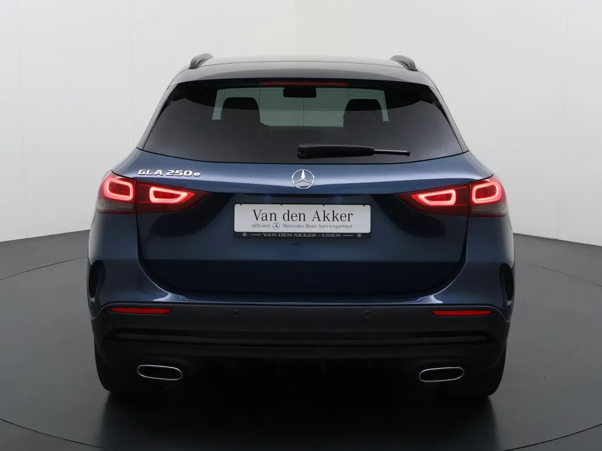 250e AMG // SoH 97,4% // Distronic // Headup // 360 Camera // MultiBeam // Keyless // 20" // Advanced Audio // Carplay