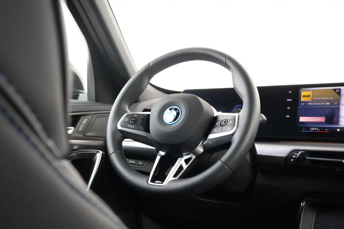 xDrive25e | SoH 100% | M-Sport Pakket | Achteruitrijcamera | Stoelverwarming Voor | Trekhaak | 18'' LM Dubbelspaak |